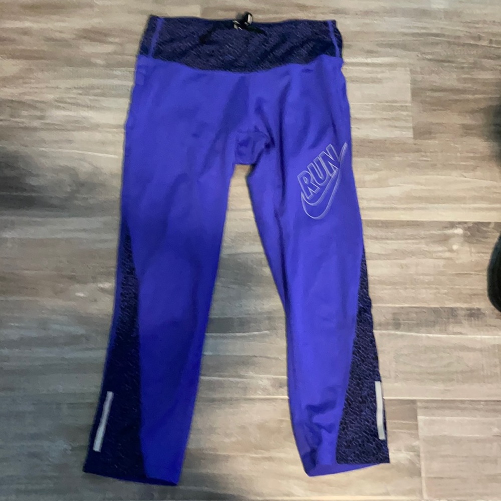 Nike dry fit capris extra small